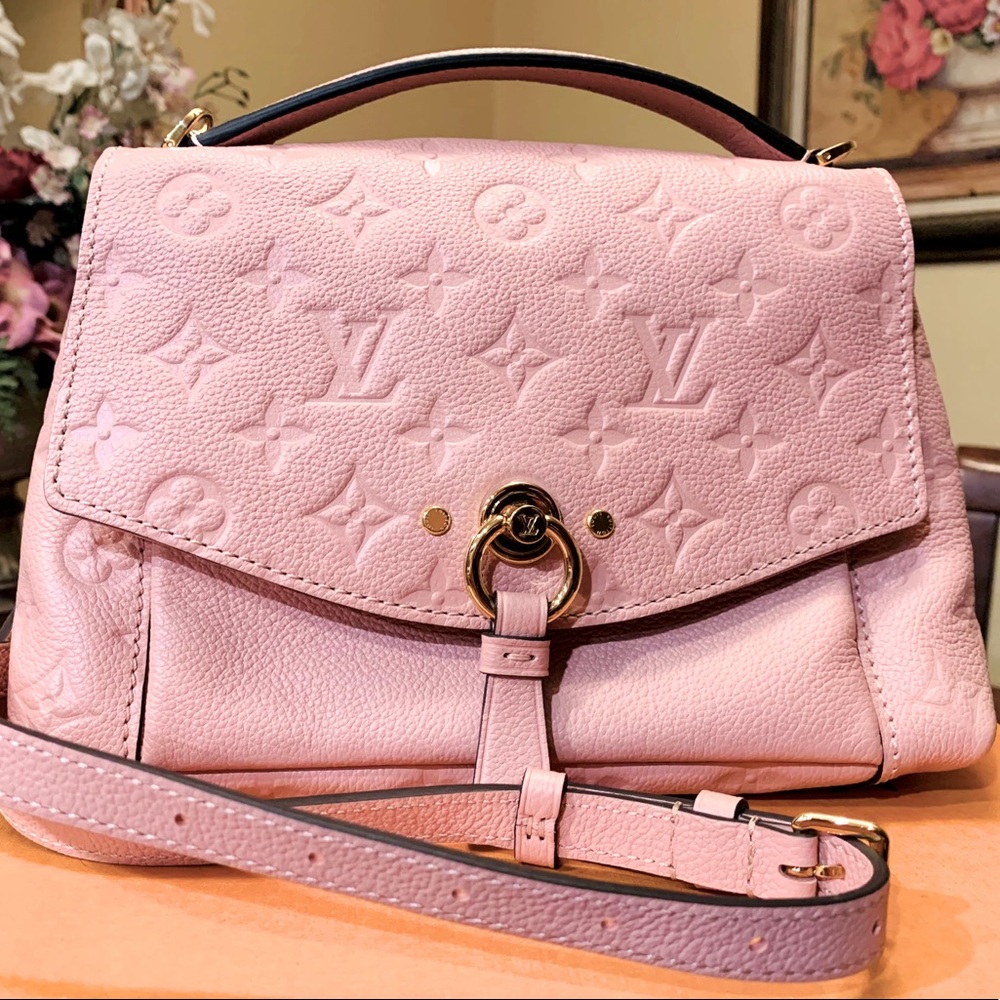 New authentic, rare  Louis Vuitton  blush Pochette. Must have-gorgeous!